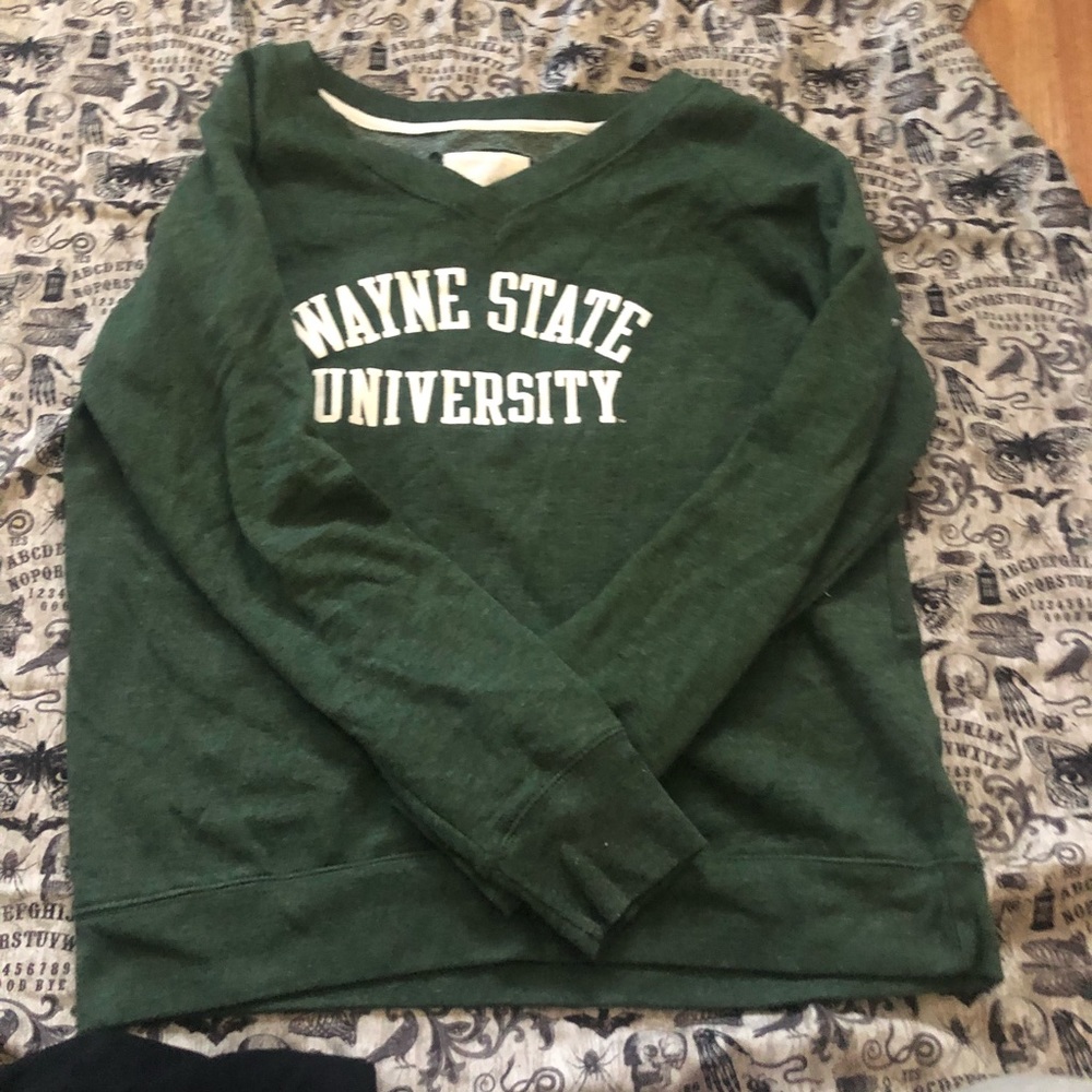 Wayne State University sweatshirt v-neck